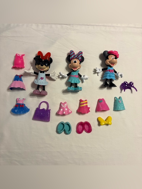 Disney Other - Disney Junior Minnie Mouse Snap and Style Dolls Interchangeable outfits